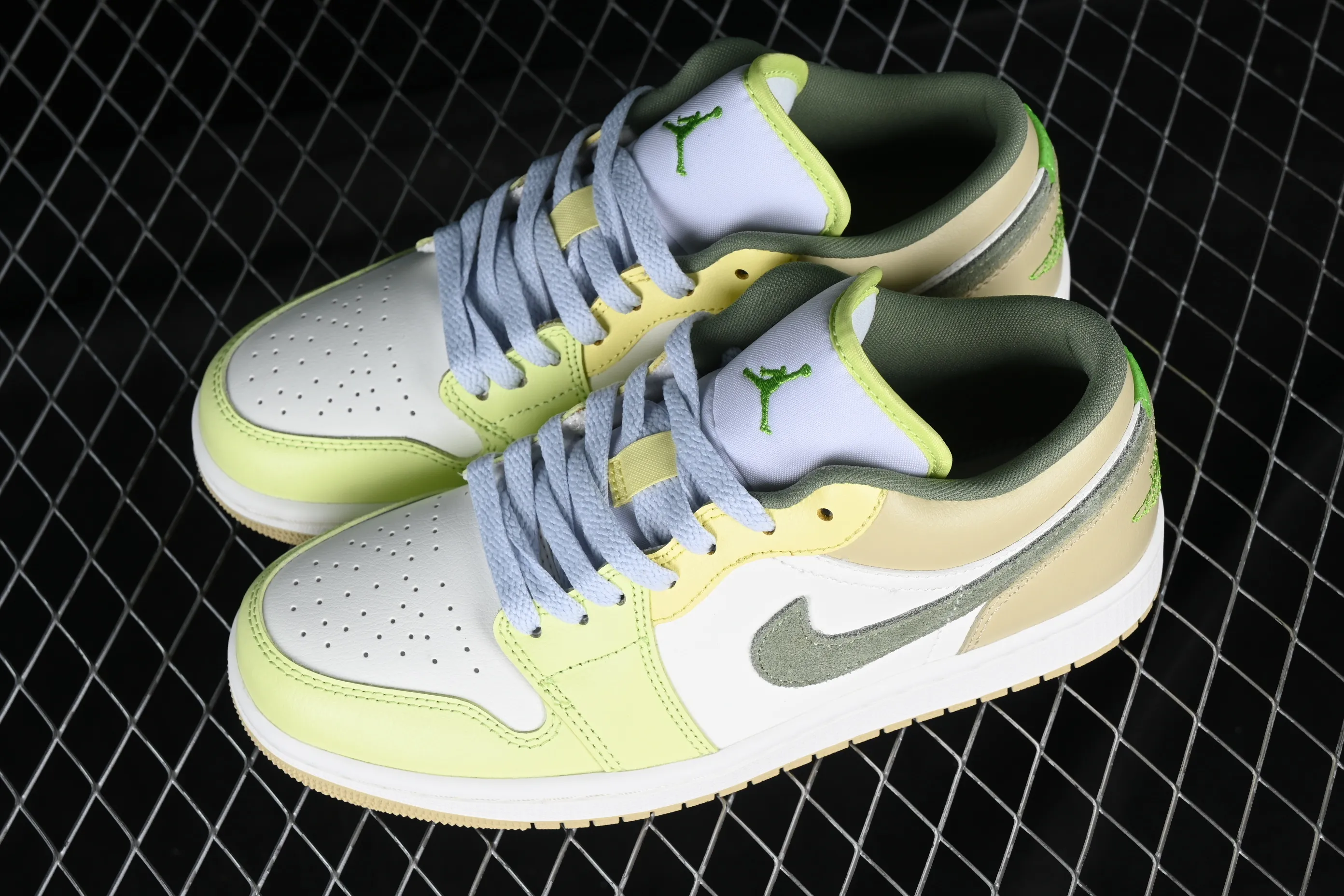 All categories Air Jordan Jordan series basketball shoes Air Jordan 1 Low G version pure original Air Jordan 1 Low AJ1 Joe 1 fresh white and green cultural low-top basketball shoes FD9906-131